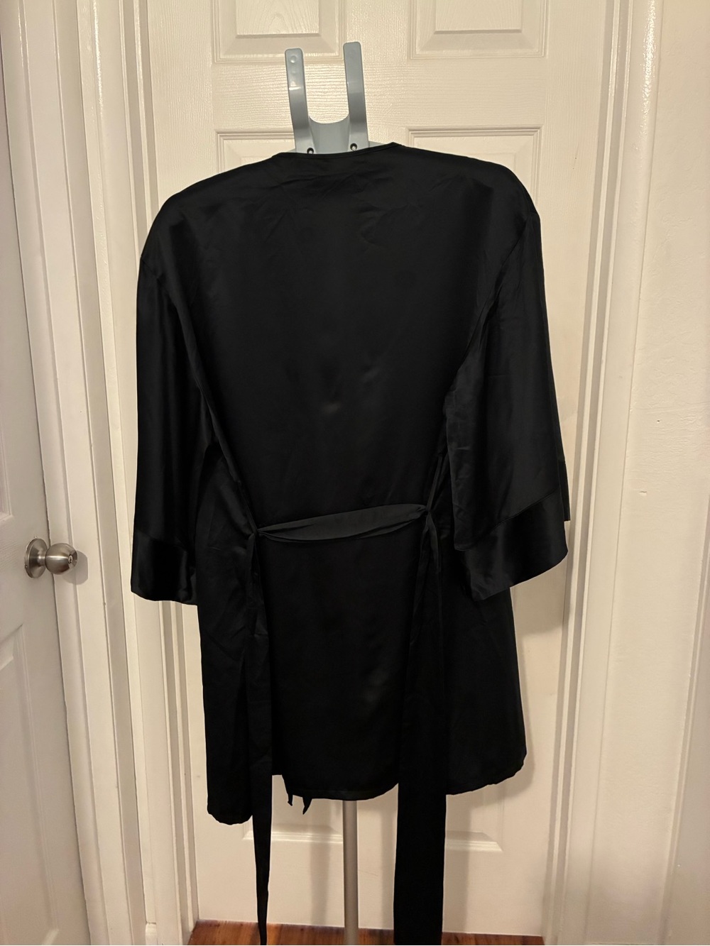 ThirdLove Black Satin Wrap Robe One Size NWT - Picture 3 of 5